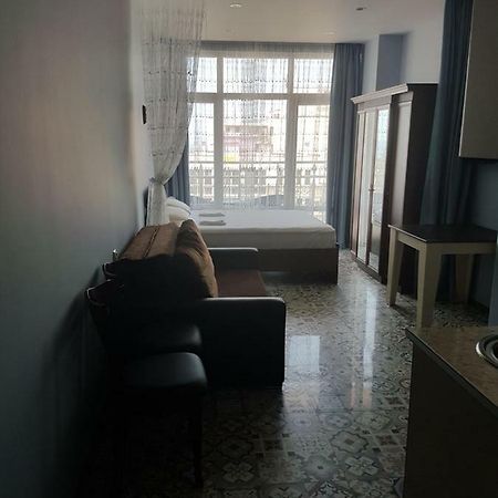 Apartment Lotos Batumi 72 エクステリア 写真