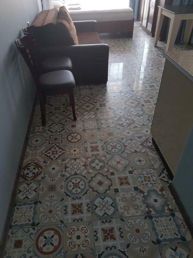 Apartment Lotos Batumi 72 エクステリア 写真