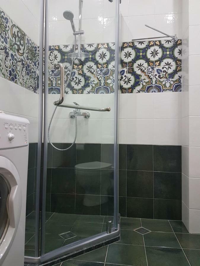 Apartment Lotos Batumi 72 エクステリア 写真