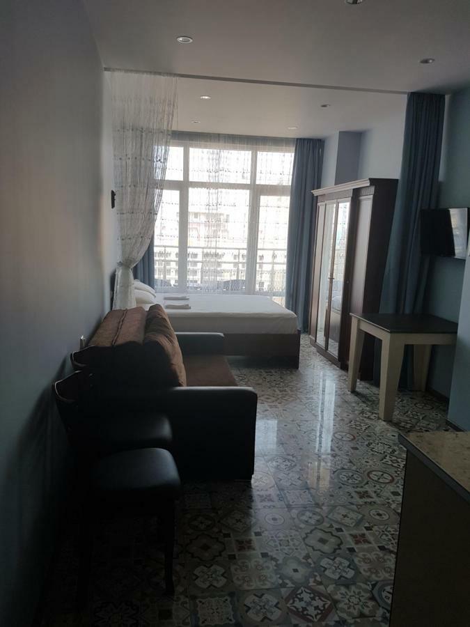 Apartment Lotos Batumi 72 エクステリア 写真
