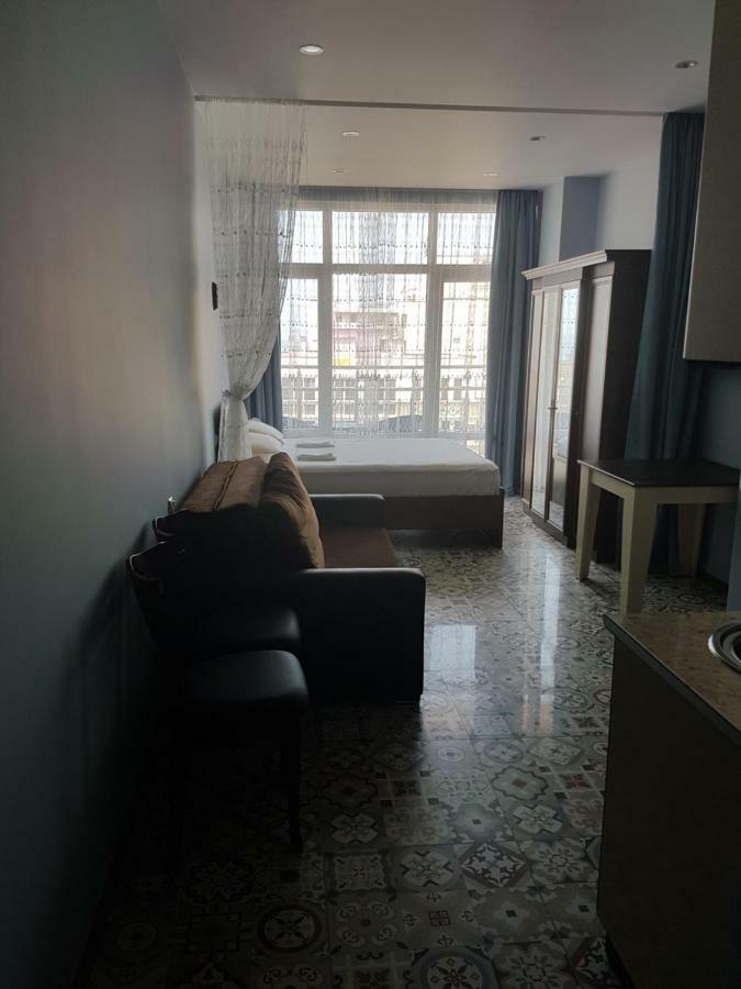 Apartment Lotos Batumi 72 エクステリア 写真