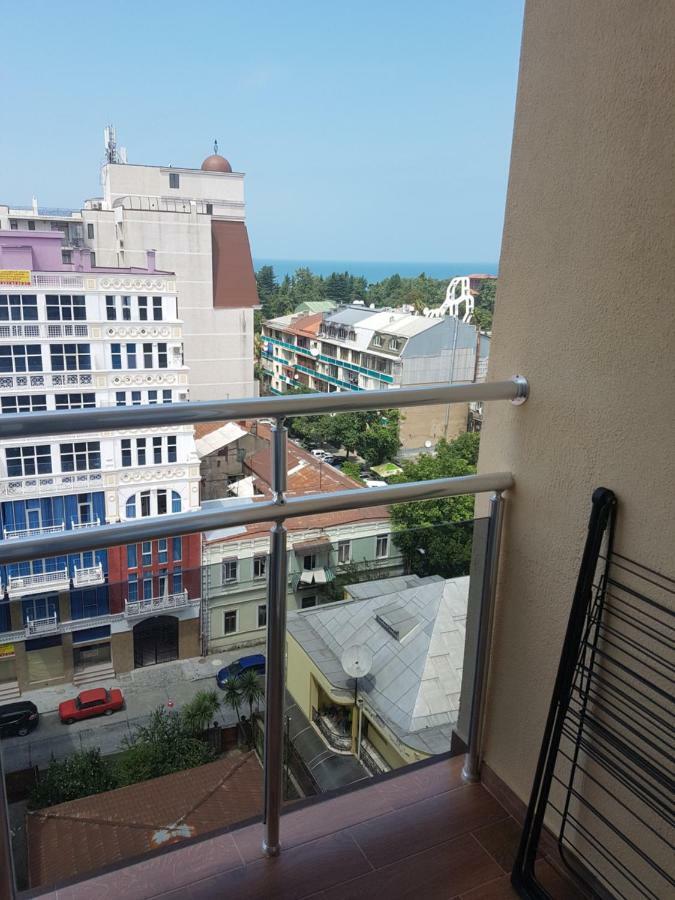 Apartment Lotos Batumi 72 エクステリア 写真