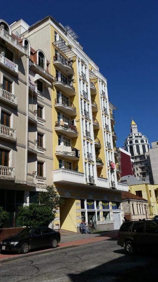 Apartment Lotos Batumi 72 エクステリア 写真