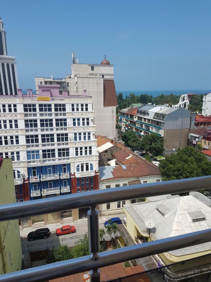 Apartment Lotos Batumi 72 エクステリア 写真